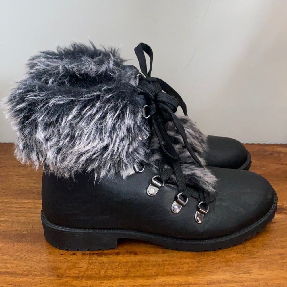 Wanted Black Gray White Fur Lace Up Winter Boots 8